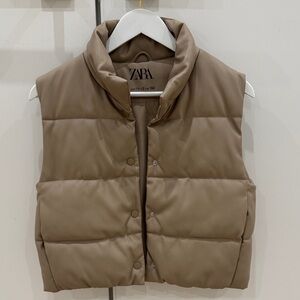 Zara Girls Beige leather Vest size 11-12. Super nice and versatile